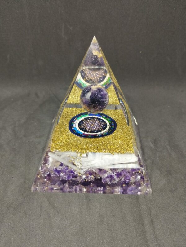 Pyramide Orgonite Améthyste et Sélénite