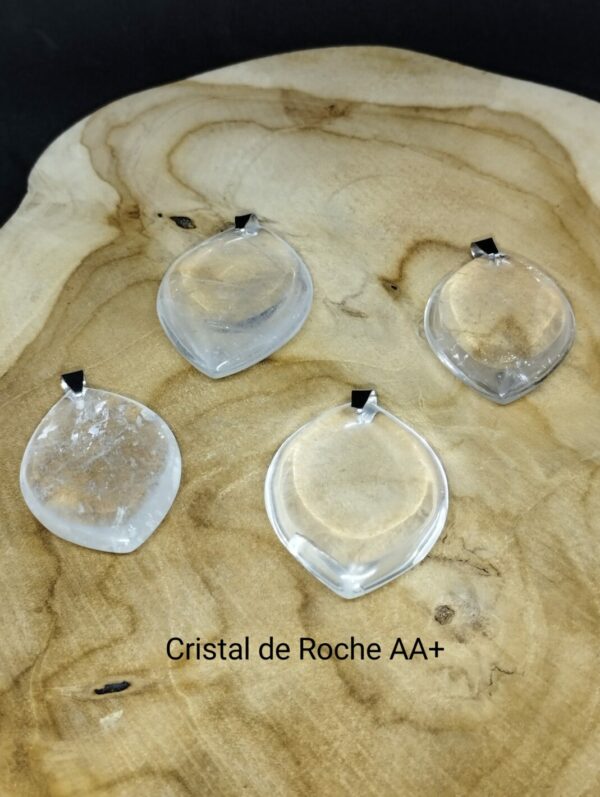 Cristal de roche pendentif AA+