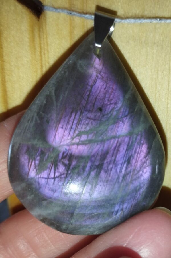 Labradorite Violette en pendentif AA+