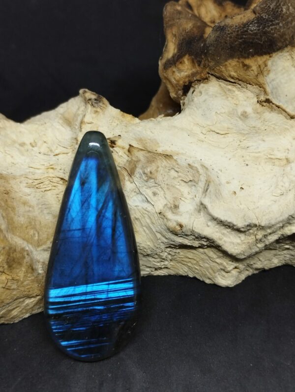 Labradorite percée