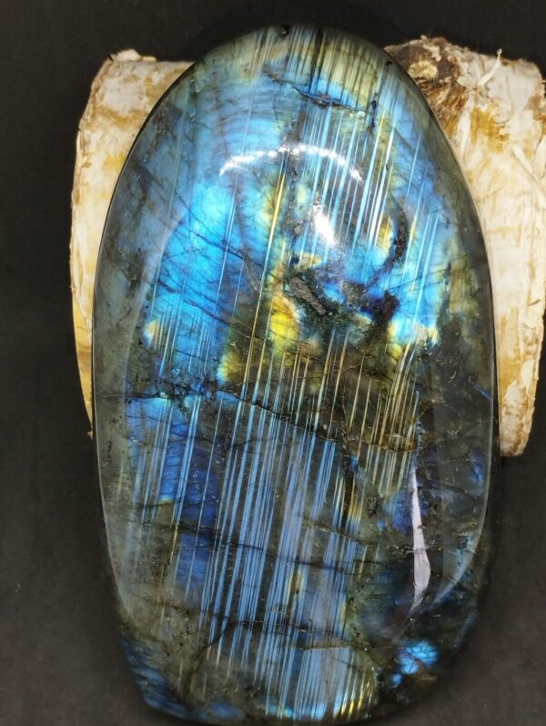 Labradorite bloc polie