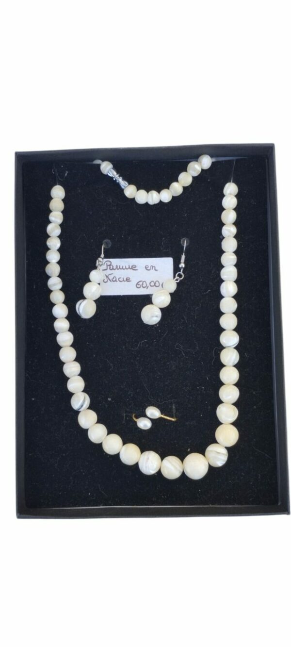 Parure en Nacre
